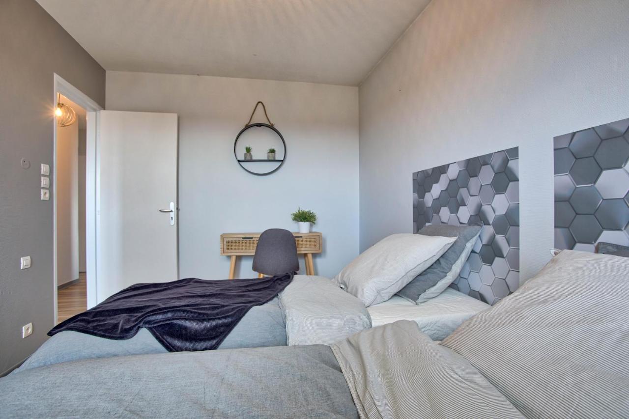 Urban Chic Cathedral View - Parking, Tram, 8 Min Center Apartment